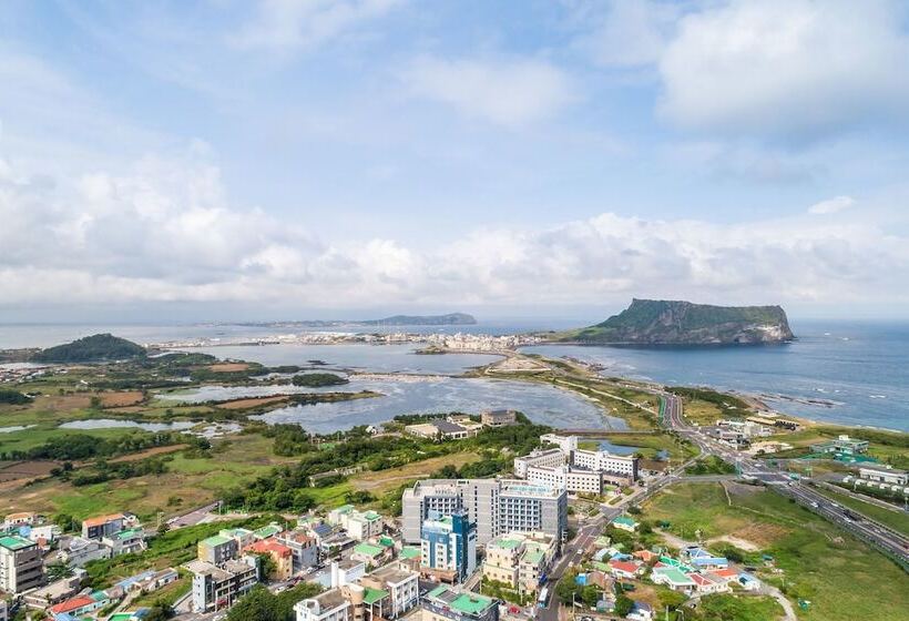 Отель Golden Tulip Jeju Seongsan