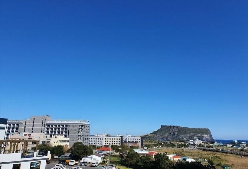 Отель Golden Tulip Jeju Seongsan