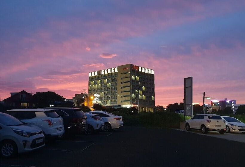 Отель Golden Tulip Jeju Seongsan