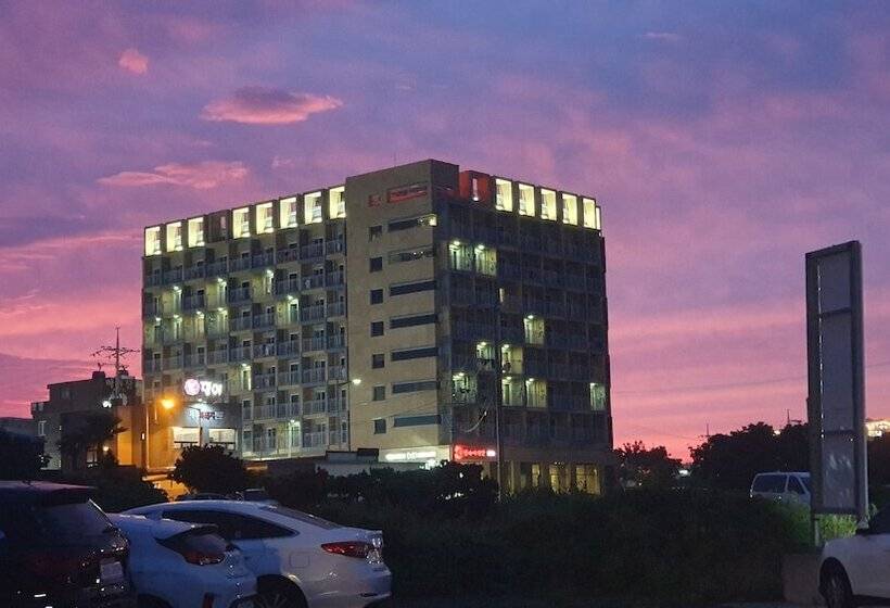 Отель Golden Tulip Jeju Seongsan