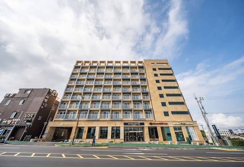Отель Golden Tulip Jeju Seongsan