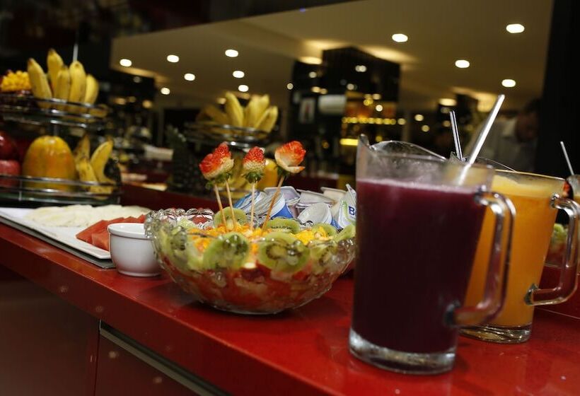 Holiday & Business Hotel Em Frente Ao Centro De Eventos E Arena Conda