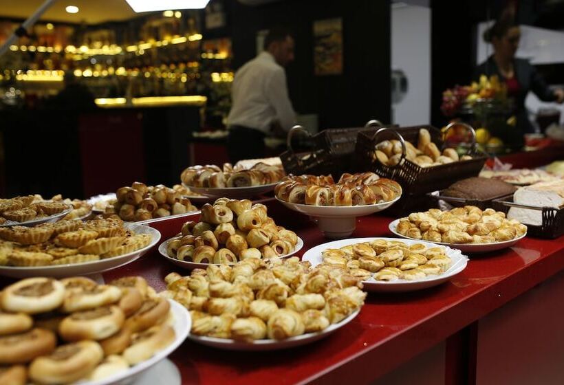 Holiday & Business Hotel Em Frente Ao Centro De Eventos E Arena Conda