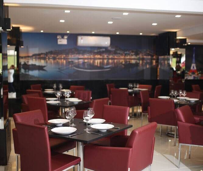 Holiday & Business Hotel Em Frente Ao Centro De Eventos E Arena Conda