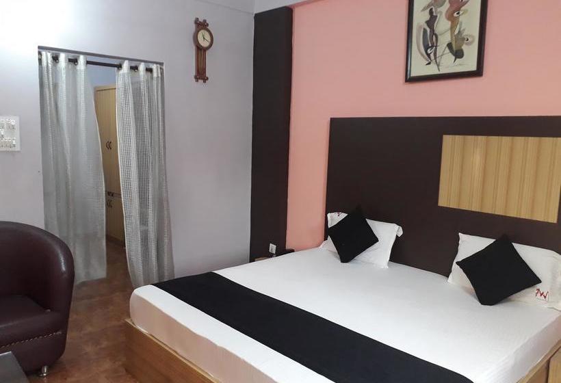 Отель Capital O 38730 Mansarovar Deluxe