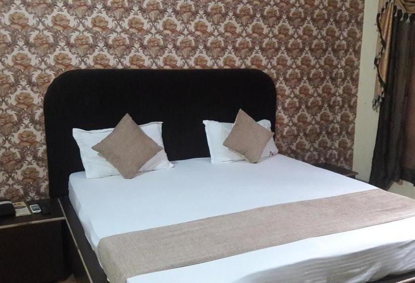 Отель Capital O 38730 Mansarovar Deluxe