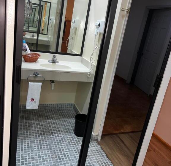 هتل Oliver Inn Toluca