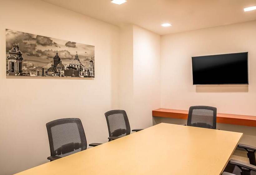 فندق One Puebla Serdan