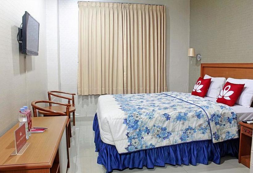 Отель Zen Rooms Sawojajar