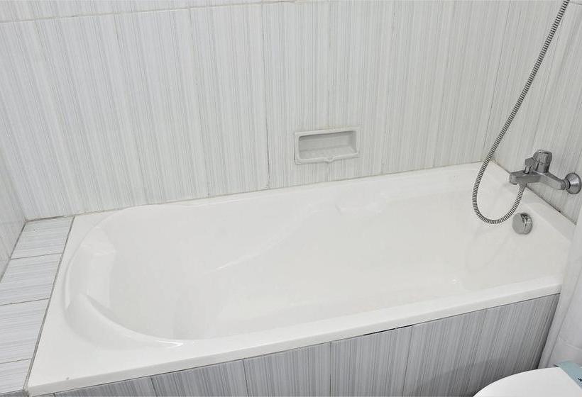 Отель Zen Rooms Sawojajar