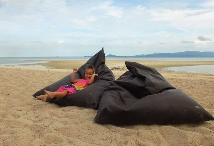 渡假胜地  Seaesta Beach