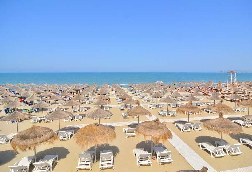 Sandy Beach Resort