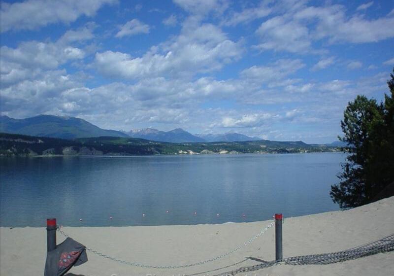 Akiskinook Lake Resort! 1 Bedroom Townhouse! Rent Monthly, Weekly, Private Entrance, Gas Bbq, Wi Fi