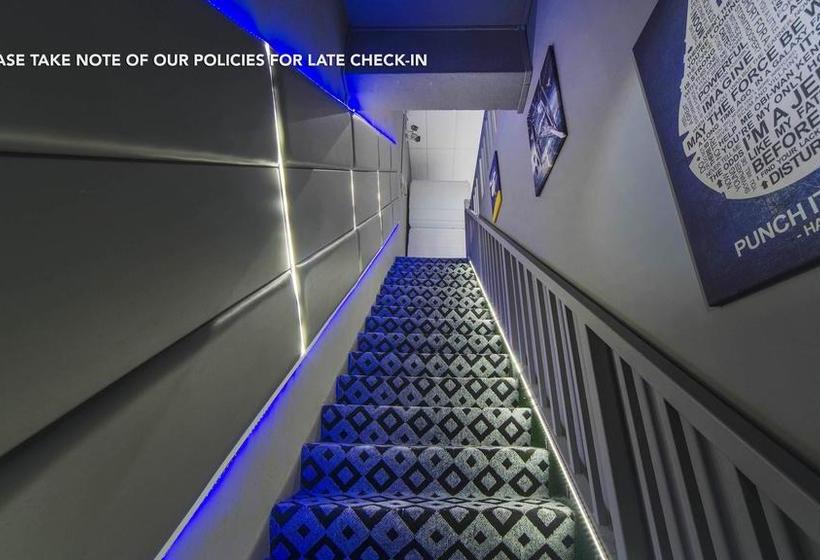 Zen Hostel Race Course Rd