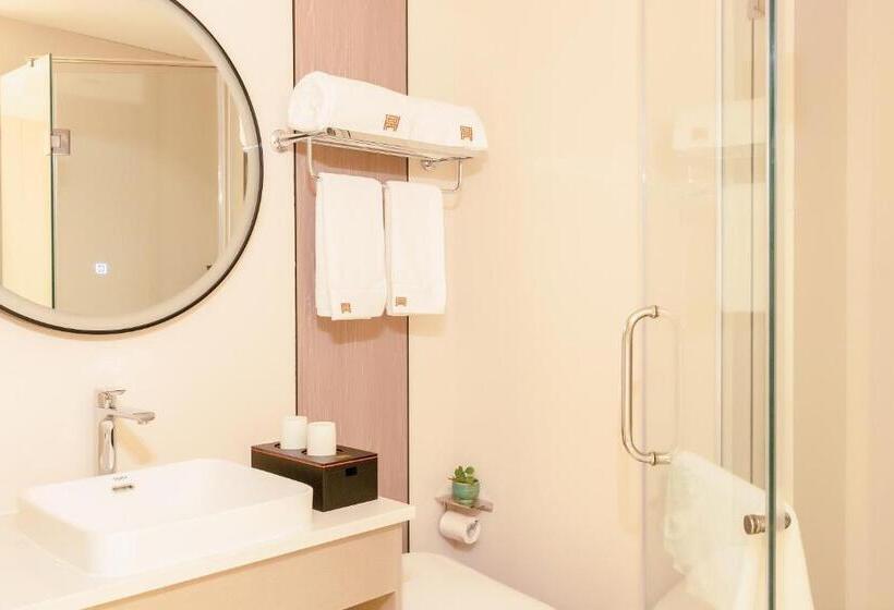 昊丽贵阳喷水池地铁站酒店