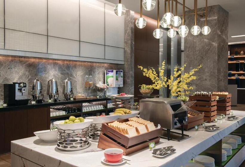 南宁安吉希尔顿欢朋酒店