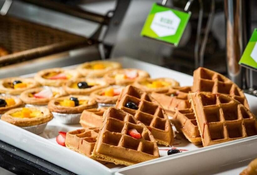 南宁安吉希尔顿欢朋酒店