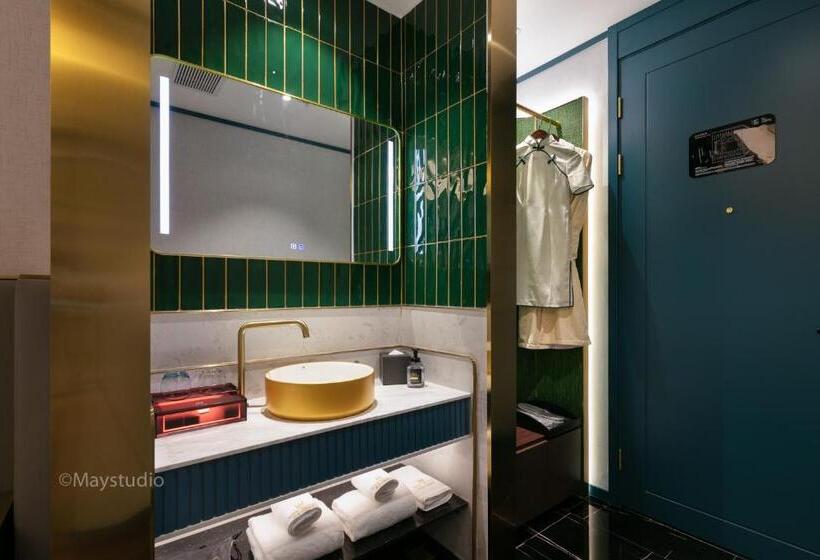 上海南京东路铂金万澳酒店