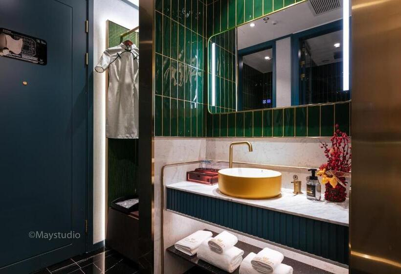 上海南京东路铂金万澳酒店