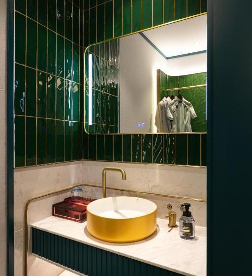 上海南京东路铂金万澳酒店