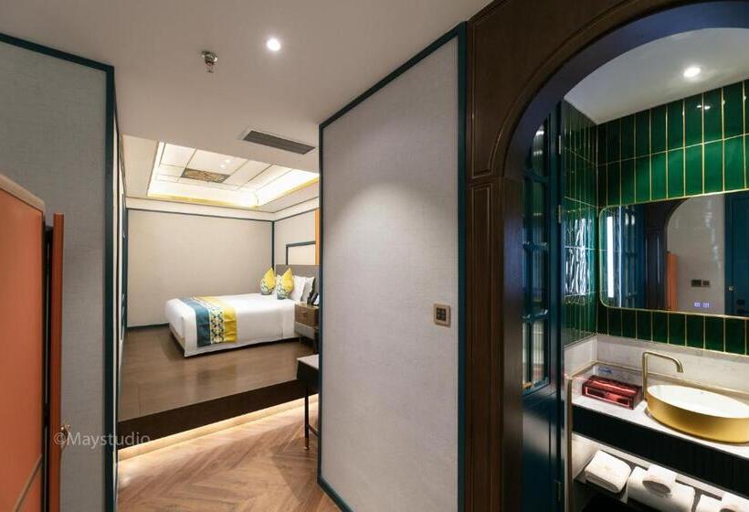 上海南京东路铂金万澳酒店