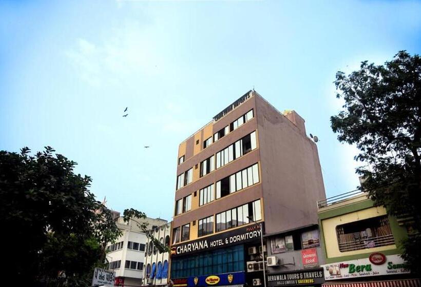 호스텔 Charyana Solo Backpackers