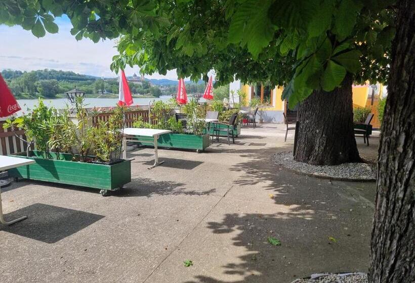 فندق صغير Gasthof Weidenauer  Gabi S Café