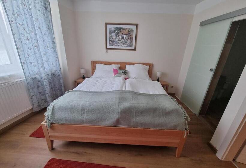 فندق صغير Gasthof Weidenauer  Gabi S Café