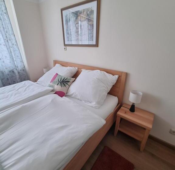 فندق صغير Gasthof Weidenauer  Gabi S Café