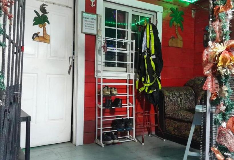 호스텔 Hostal Cafe Axel