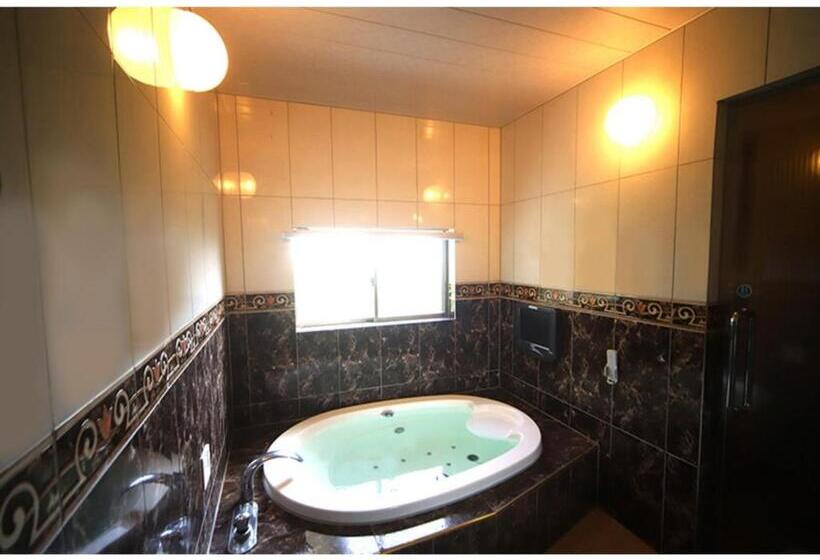 Business Hotel Green Road   Vacation Stay 45124v