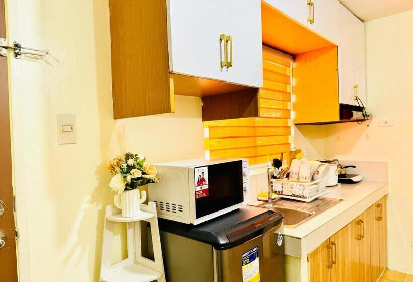 Feels Like Homie Staycation