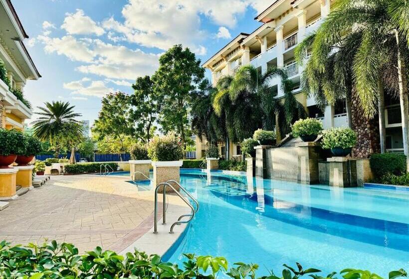 Feels Like Homie Staycation