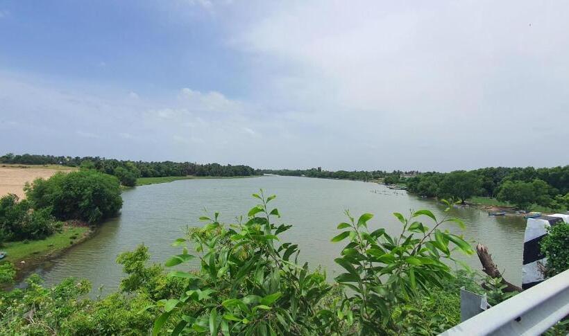 Flash3 Beach Resort Ecr