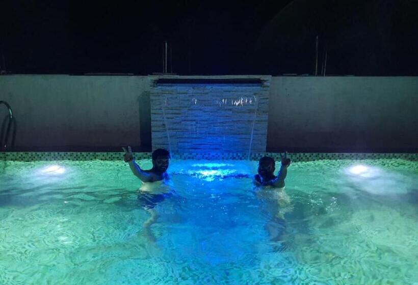 Flash3 Beach Resort Ecr