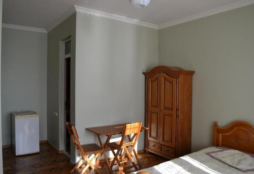 هتل Beach Front Seaside