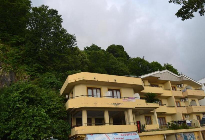 هتل Beach Front Seaside