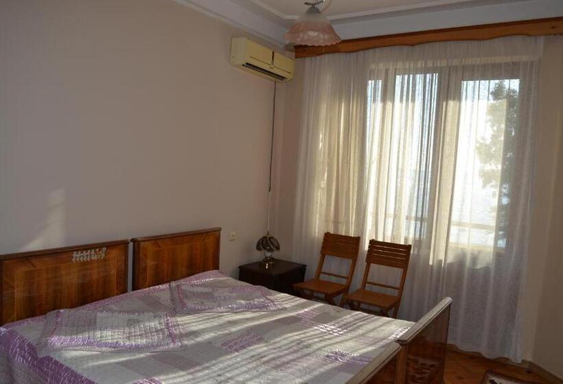 هتل Beach Front Seaside