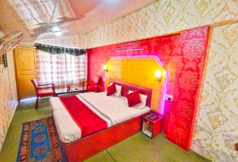 فندق Gilbert Mountain View