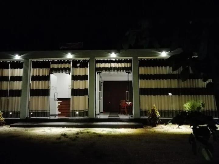 Отель Nightingale Inn