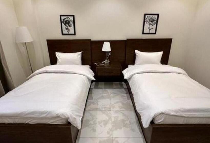 هتل North Paradise