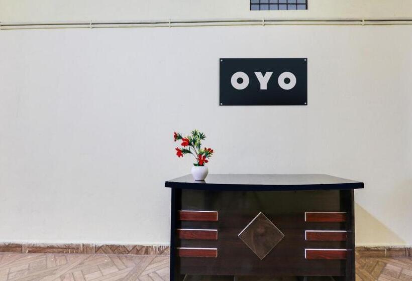 Отель Oyo Family Lodge