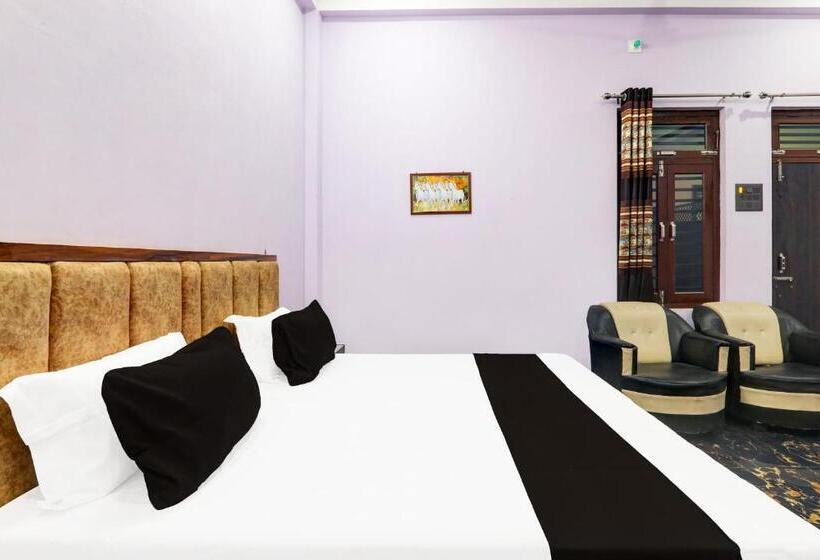 בית מלון כפרי Oyo Moon Sez