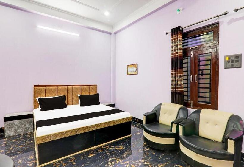 בית מלון כפרי Oyo Moon Sez