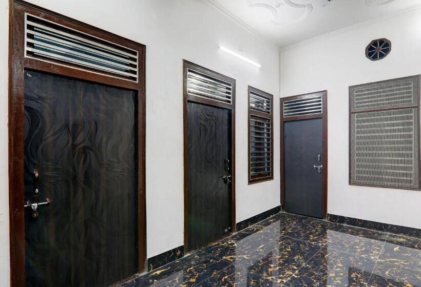 בית מלון כפרי Oyo Moon Sez