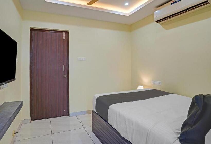 בית מלון כפרי Oyo Sri Sai Lodge