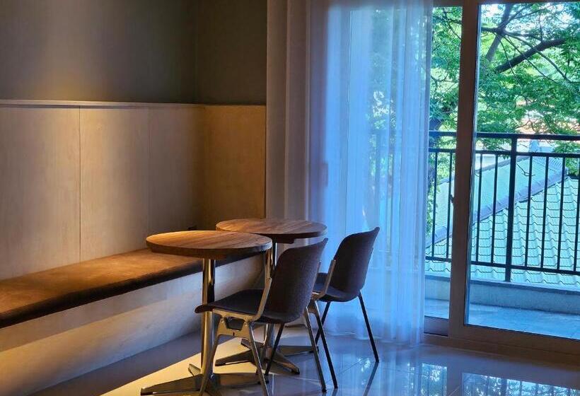 בית מלון כפרי Red Hat Snail