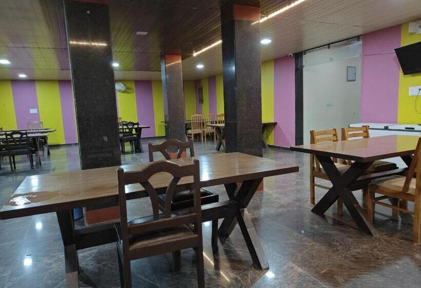 فندق Shyam Sarover And Restaurant