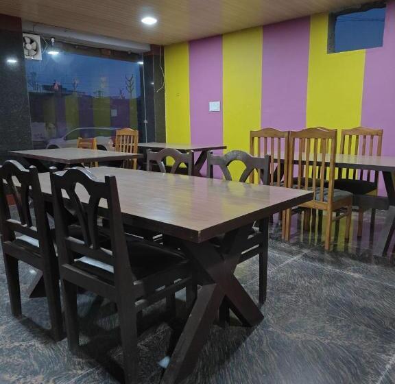 فندق Shyam Sarover And Restaurant