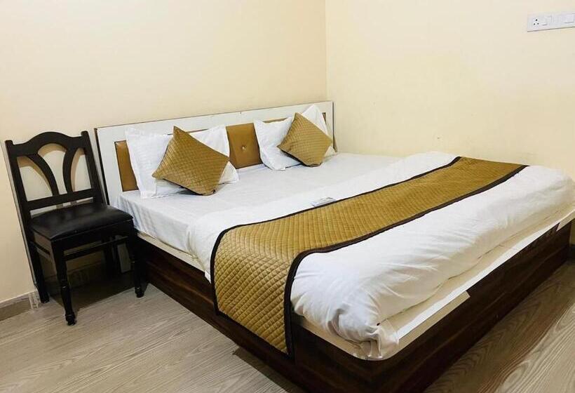 فندق Shyam Sarover And Restaurant